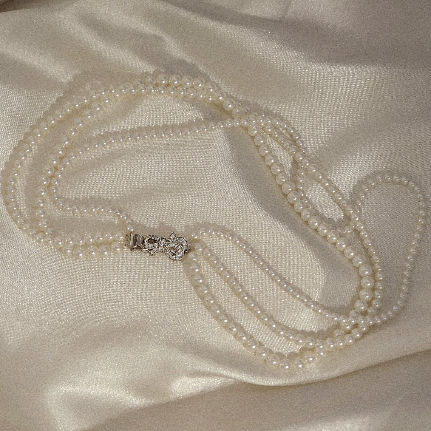 Pearl Strand with Bow Necklace